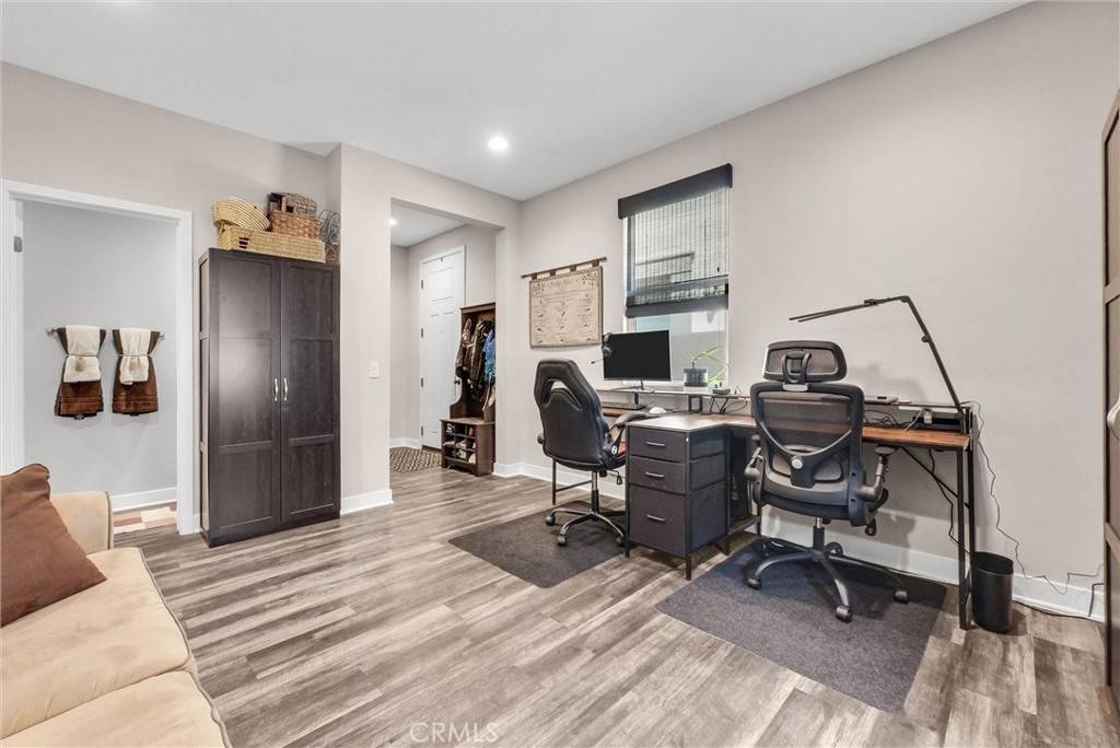 Glendora, CA 91741,645 W Foothill BLVD #11