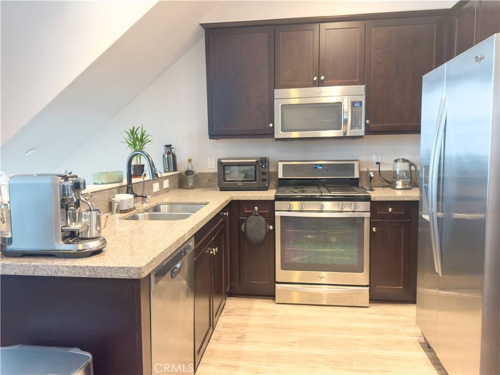 Van Nuys, CA 91405,14124 W Pine LN