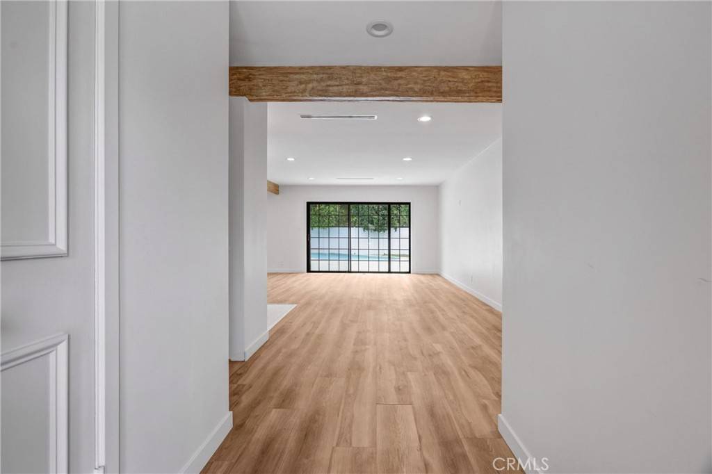 Encino, CA 91436,16517 Hartsook ST