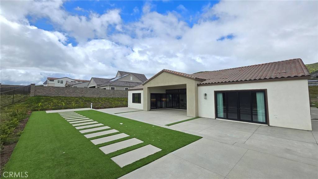 Silverado, CA 92676,18431 Boulder blf