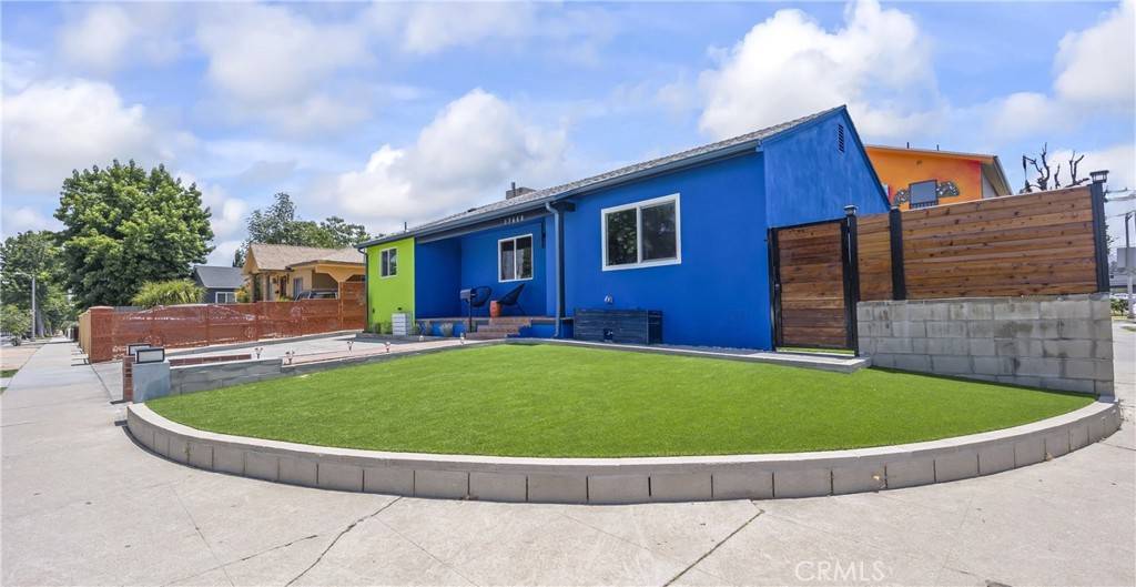 Encino, CA 91316,5606 White Oaks AVE