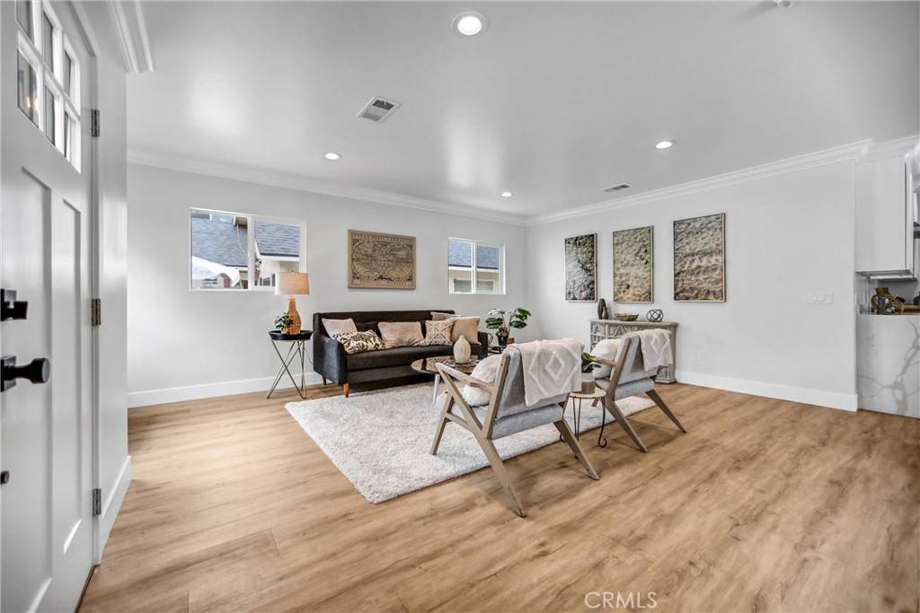 Los Angeles, CA 90042,723 Chestnut AVE
