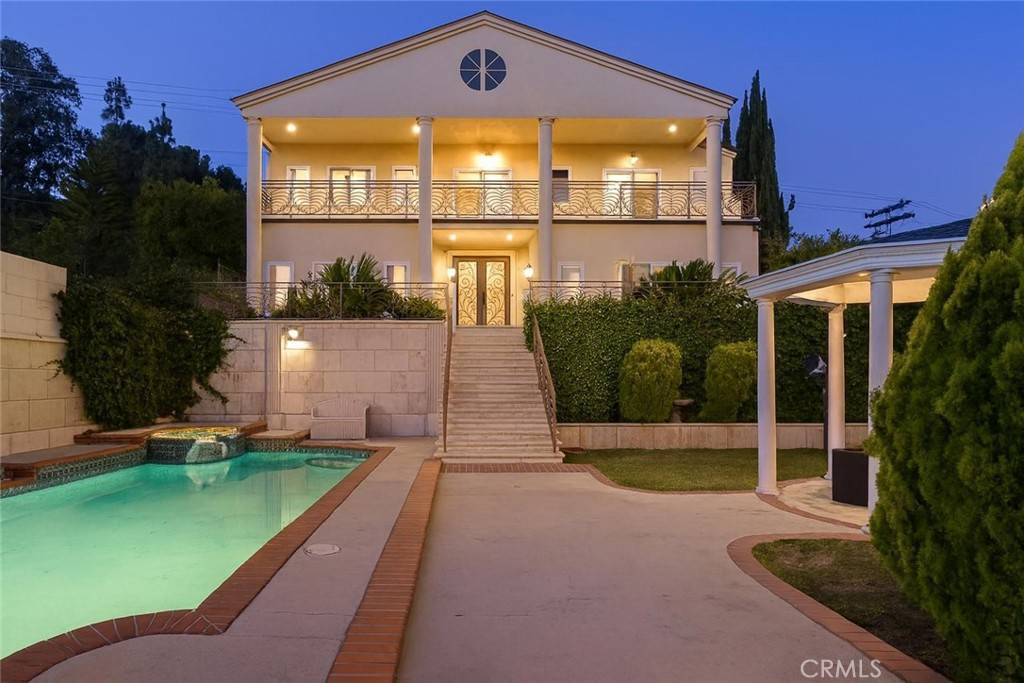 Glendale, CA 91206,688 Glenmore BLVD