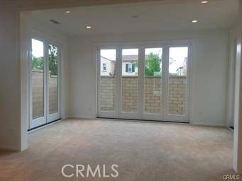 Irvine, CA 92620,52 Ivory Petal
