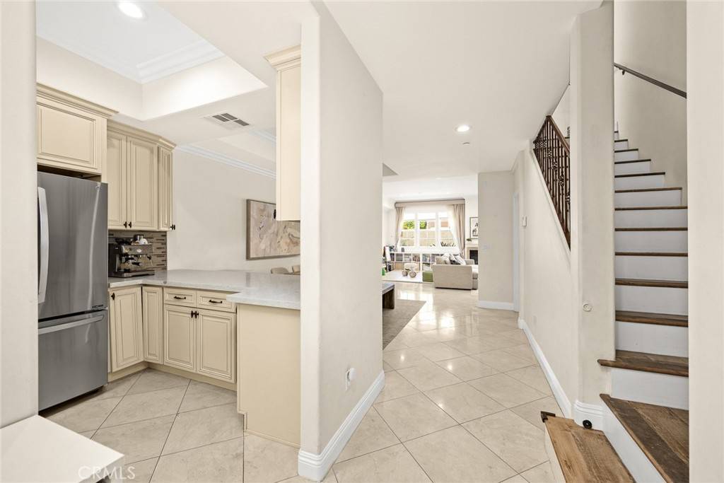 Montrose, CA 91020,2745 Montrose AVE #102