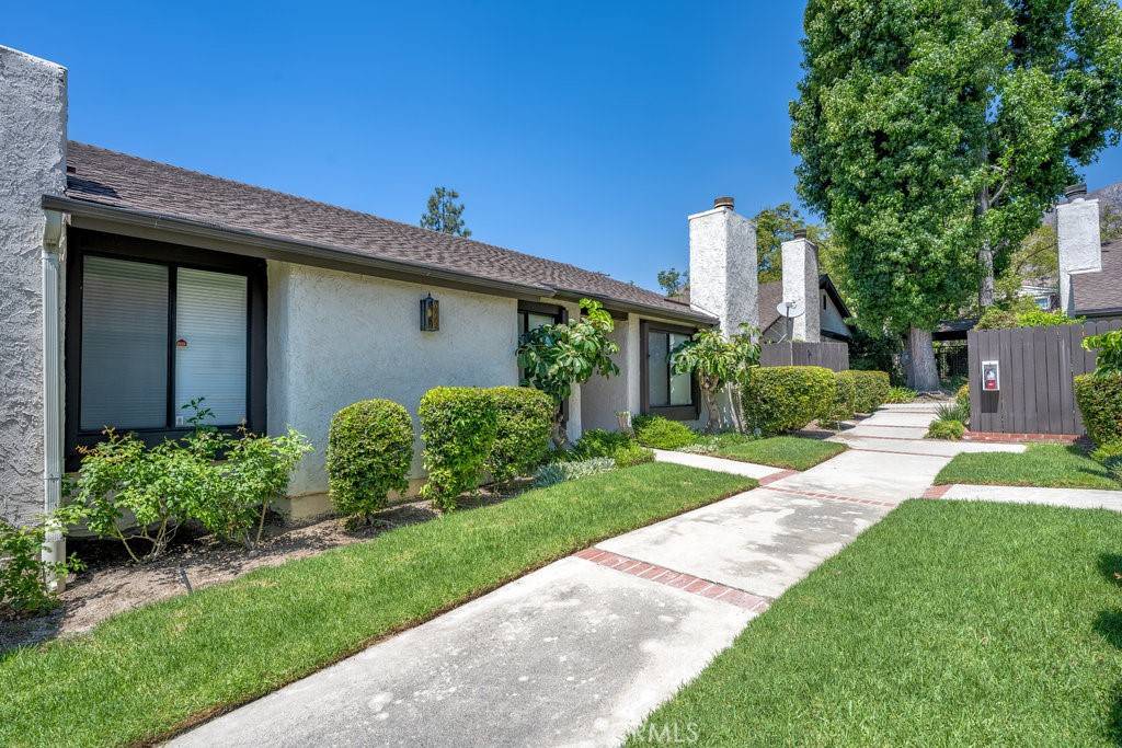 Sierra Madre, CA 91024,286 W Montecito AVE #M