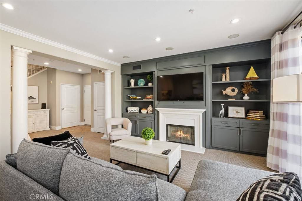 Irvine, CA 92612,3372 Watermarke PL