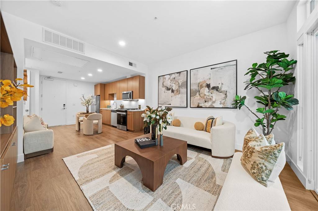 Pasadena, CA 91101,709 E Walnut ST #318