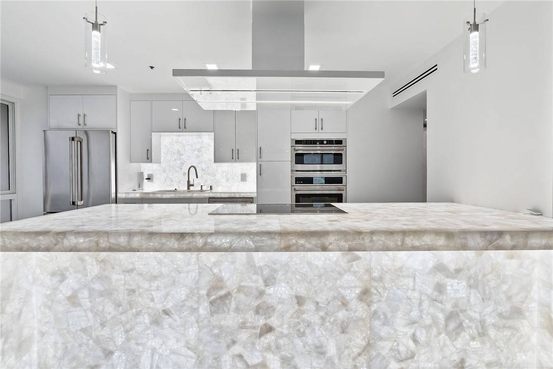 Los Angeles, CA 90024,10790 Wilshire BLVD #806