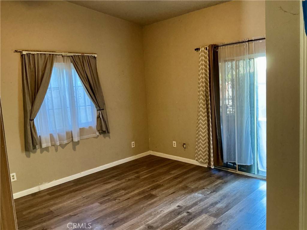 Los Angeles, CA 90044,1327 West 97th Street