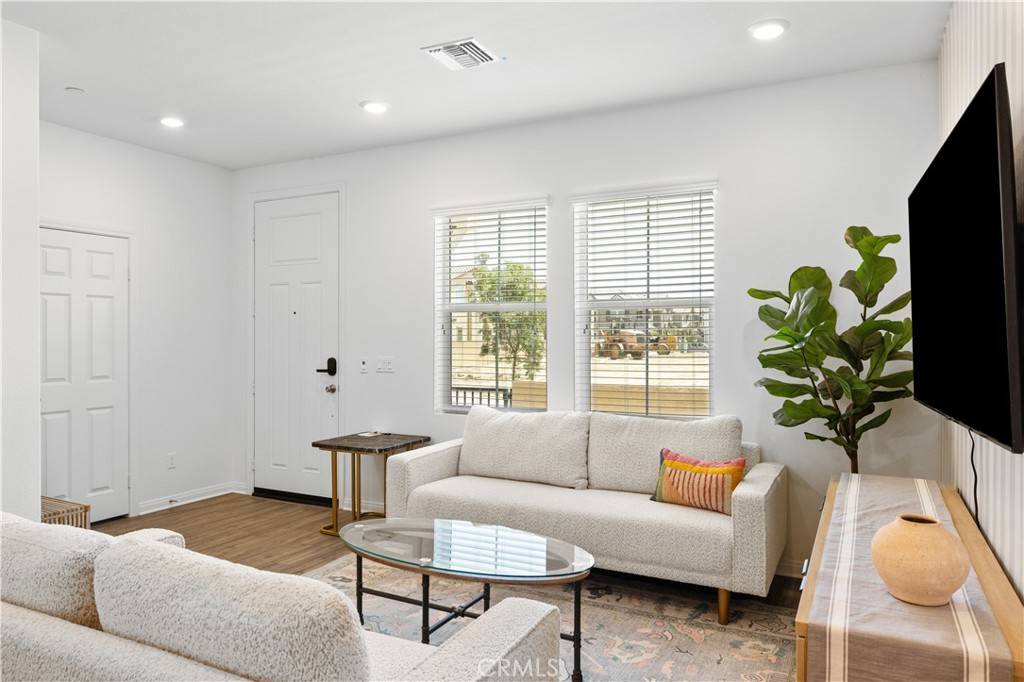 Ontario, CA 91761,3957 E Huntington