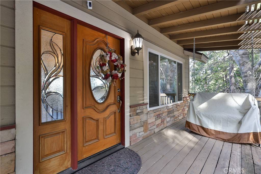 Crestline, CA 92325,25152 Valle DR