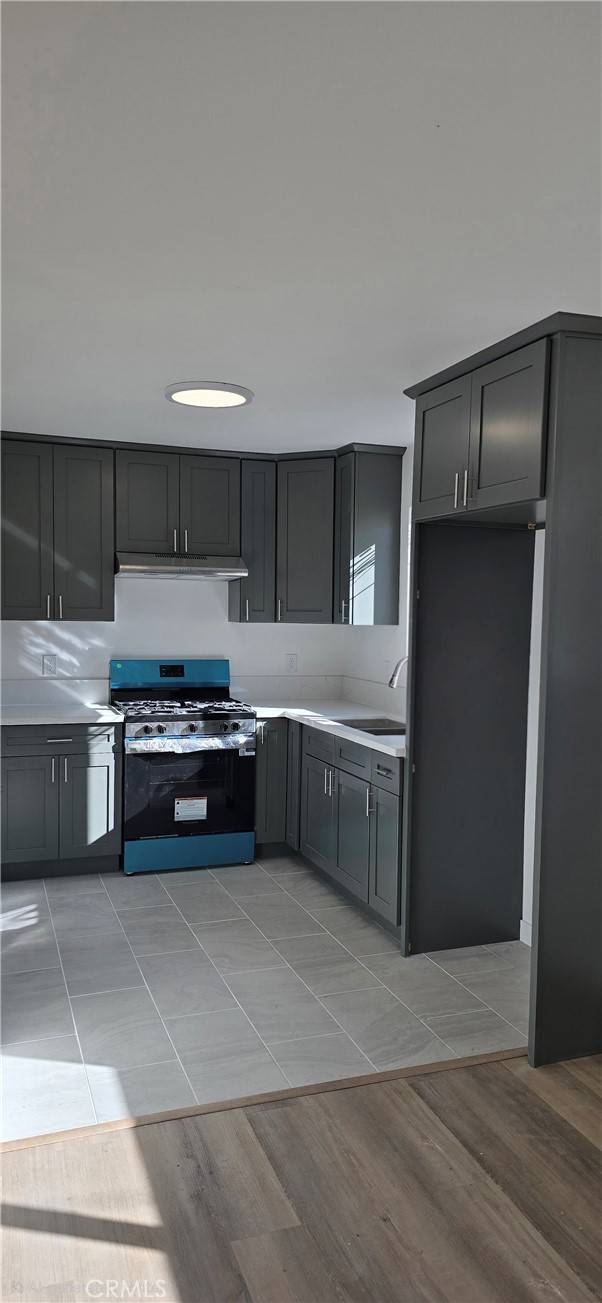 Los Angeles, CA 90011,1428 E 54th #2