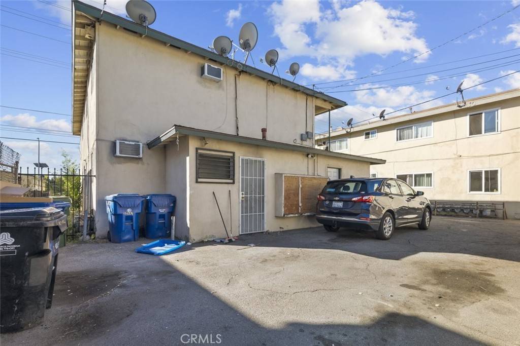 North Hollywood, CA 91605,13127 Vanowen ST