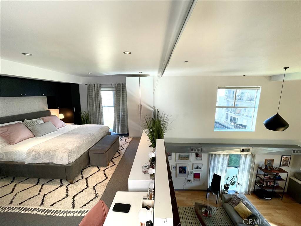 Los Angeles, CA 90028,7062 Hawthorn AVE #104