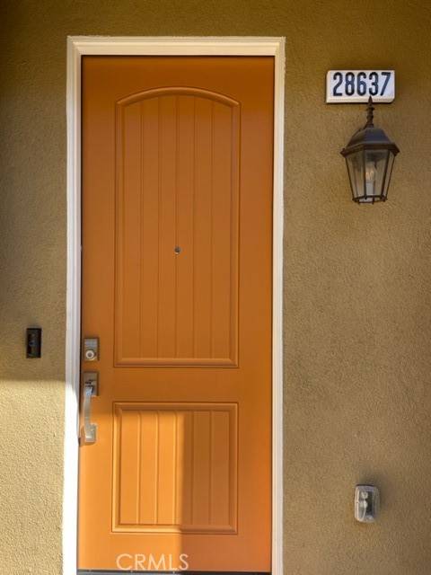 Valencia, CA 91354,28637 Jardineras DR