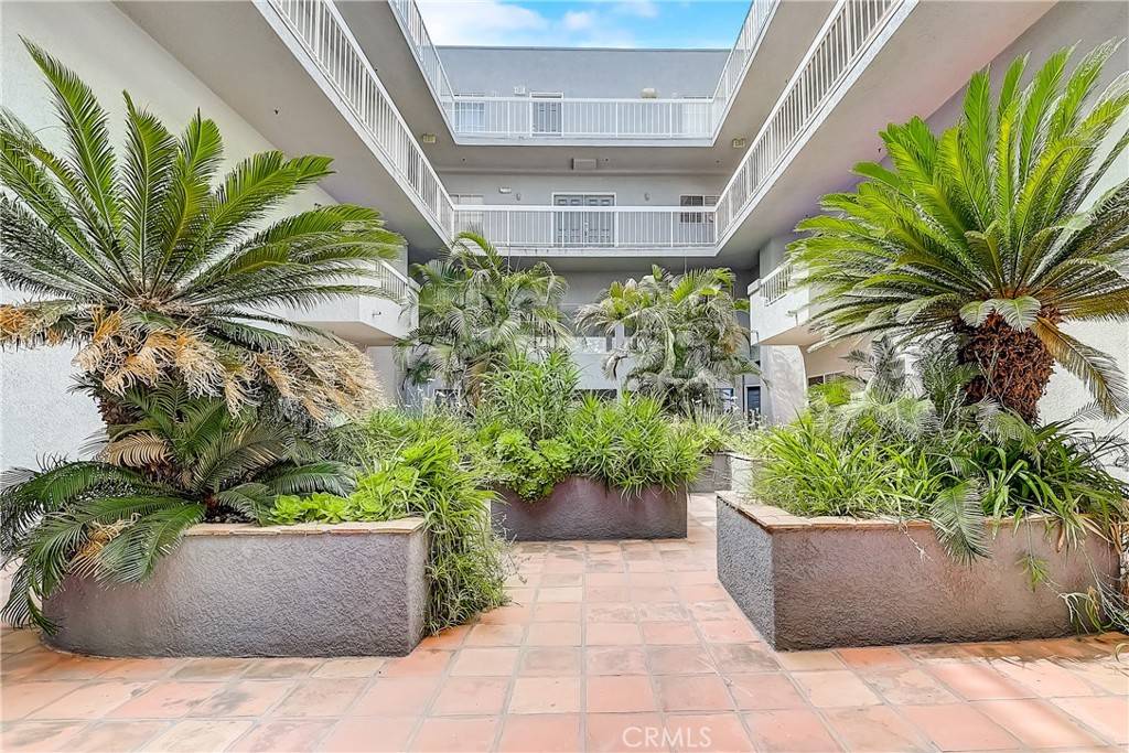 Toluca Lake, CA 91602,10925 Blix ST #108