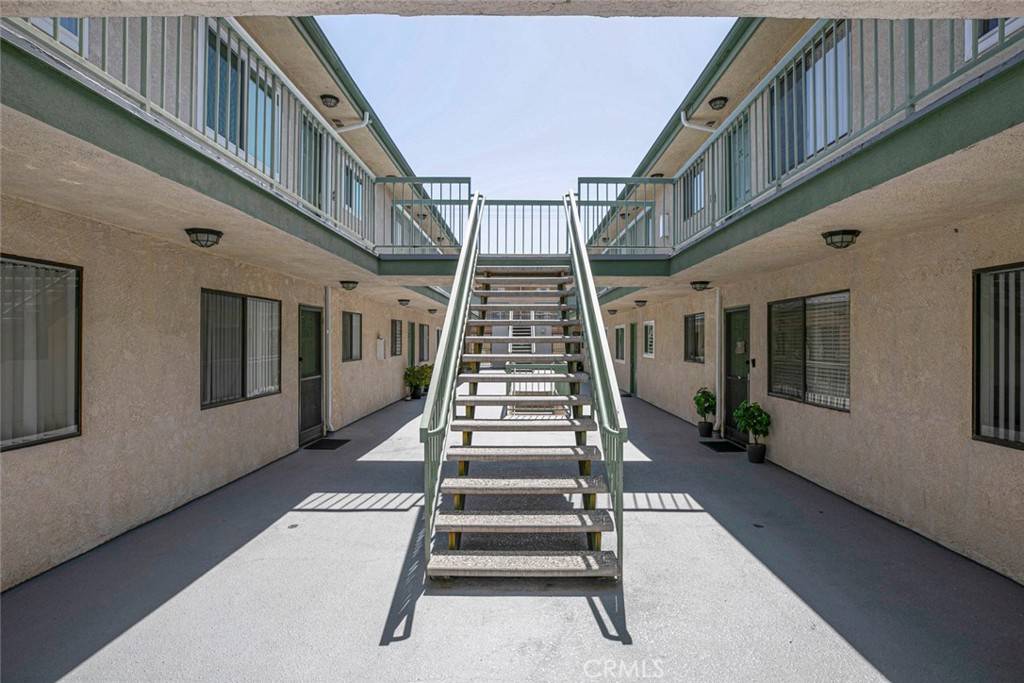 Burbank, CA 91502,226 W Tujunga AVE #110
