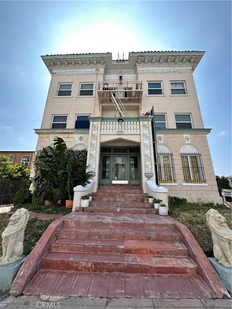 Los Angeles, CA 90005,833 S Mariposa AVE