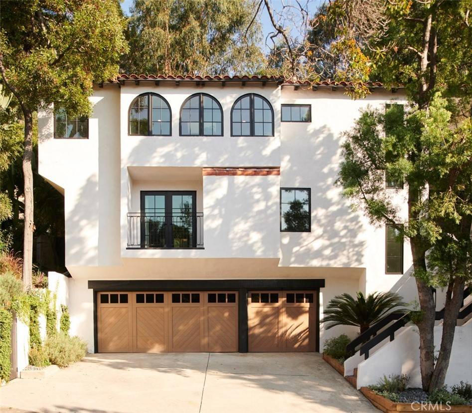 Los Angeles, CA 90068,3020 Hollycrest DR