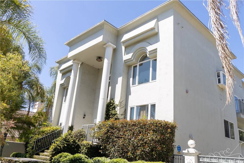 Montebello, CA 90640,605 N 18th ST