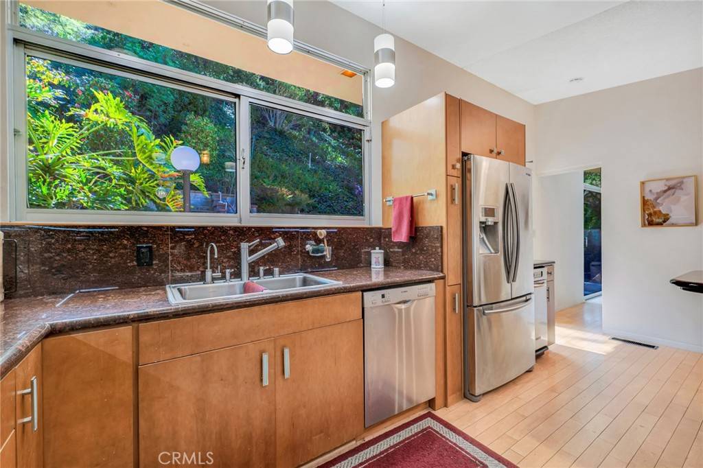 Burbank, CA 91501,1220 Country Club DR