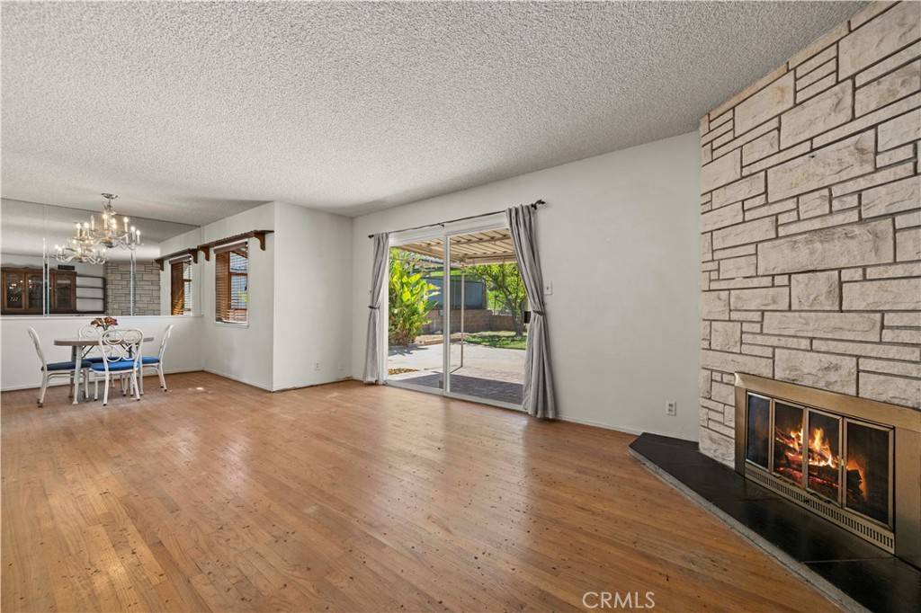 Sun Valley, CA 91352,10088 Roscoe BLVD