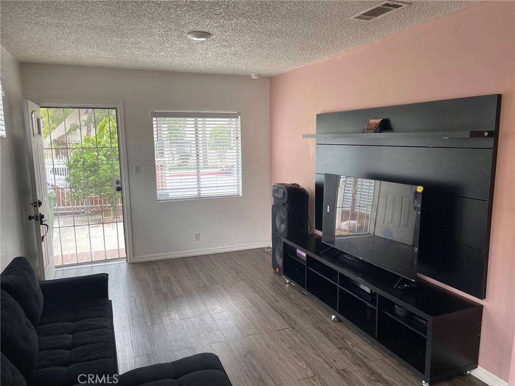 San Fernando, CA 91340,11340 Rincon AVE