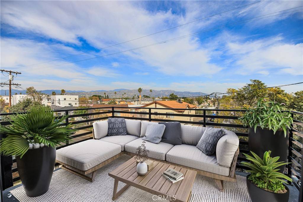North Hollywood, CA 91601,5663 Case AVE