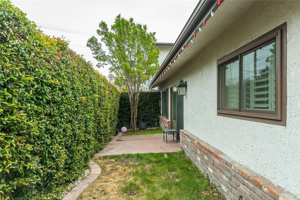 Burbank, CA 91501,303 S Kenneth RD