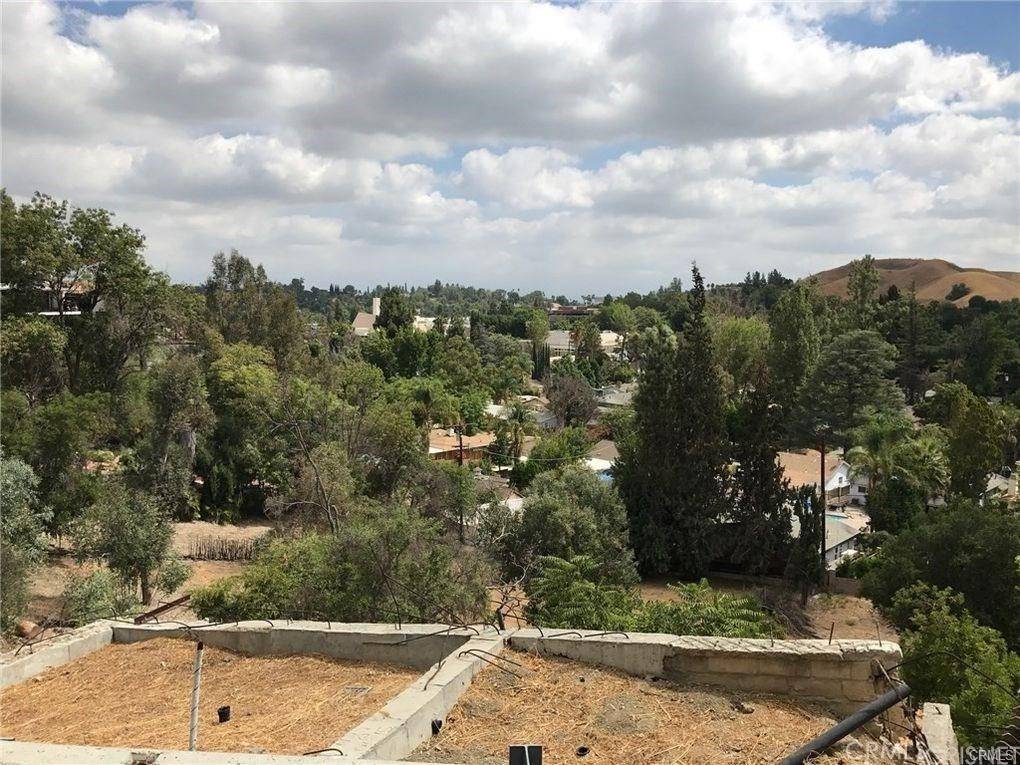 Woodland Hills, CA 91364,5040 Marmol DR