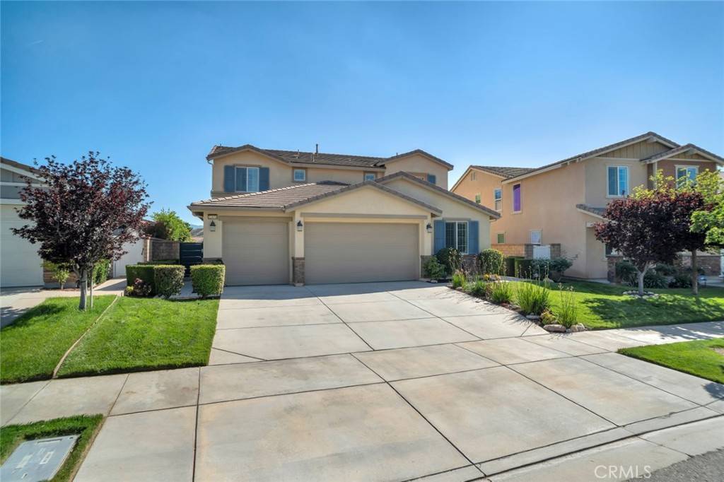Saugus, CA 91350,22474 Flatwater CT