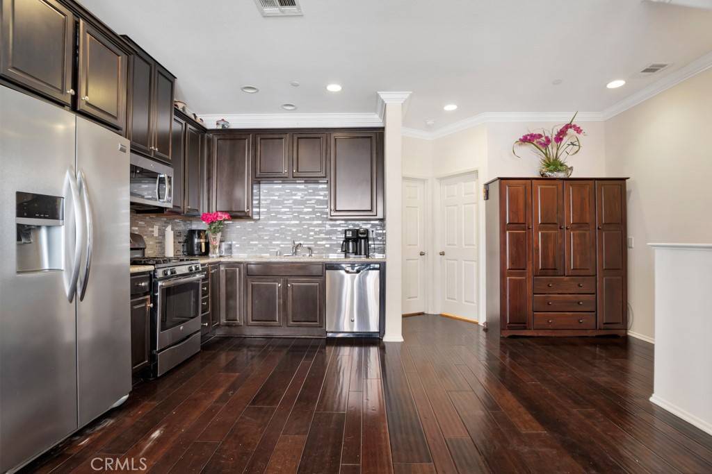Van Nuys, CA 91405,14703 Sherman WAY