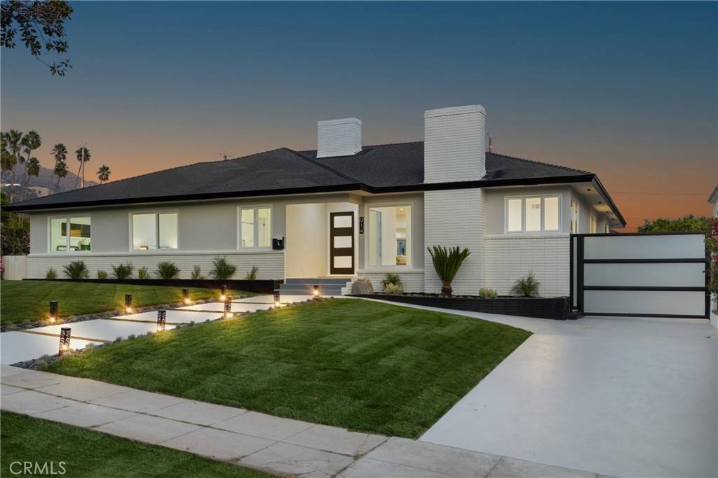Burbank, CA 91501,914 E Grinnell DR