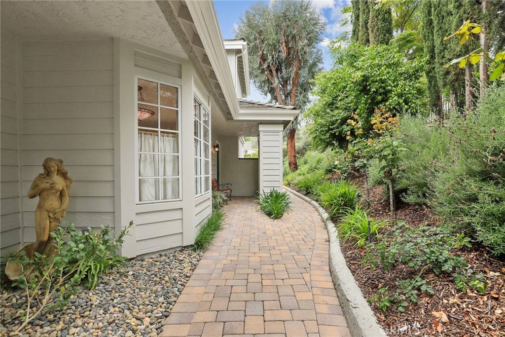 Westlake Village, CA 91362,817 Sunstone ST