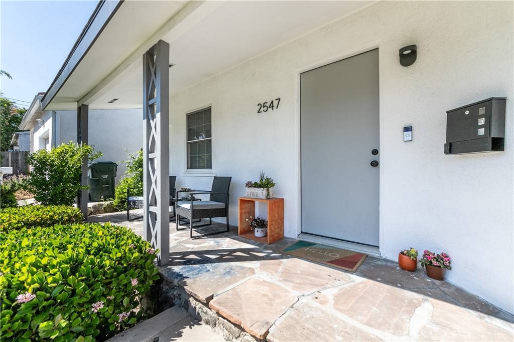 Montrose, CA 91020,2547 Piedmont AVE