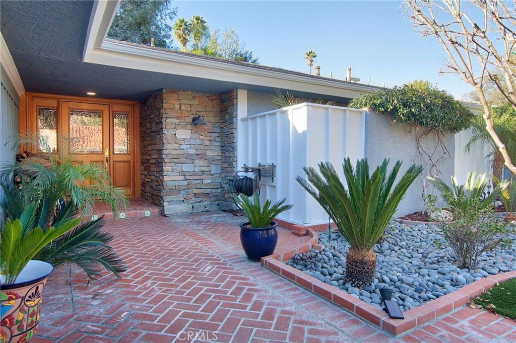 Woodland Hills, CA 91364,4865 Winnetka AVE