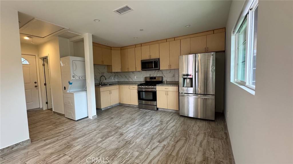 Sunland, CA 91040,9137 W Foothill BLVD