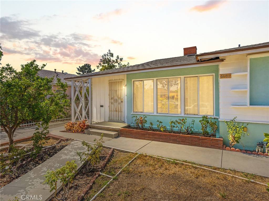 North Hollywood, CA 91606,6633 Riverton AVE