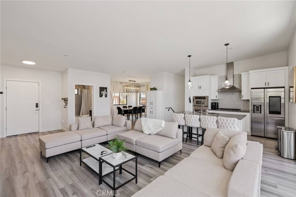 Los Angeles, CA 90032,4834 Farquhar ST