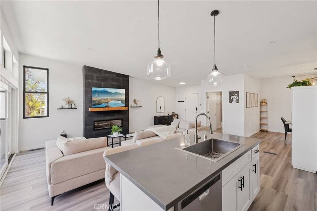 Los Angeles, CA 90032,4834 Farquhar ST