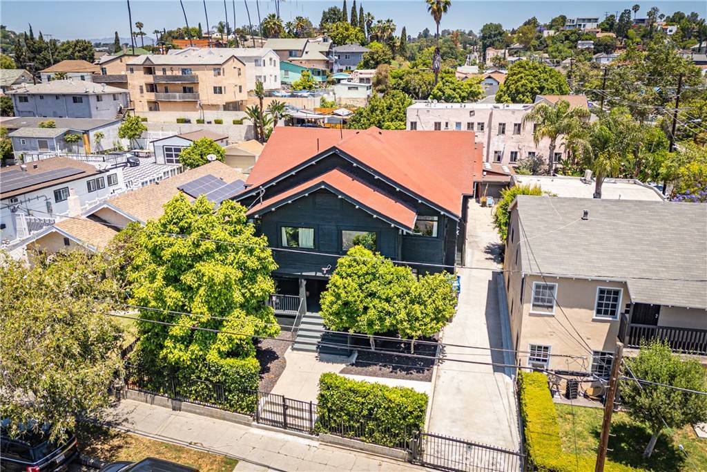 Los Angeles, CA 90026,1807 Montana ST