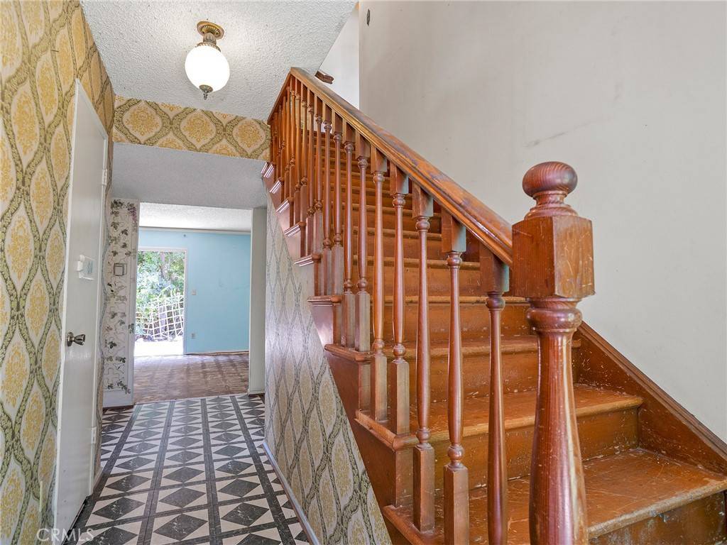 Sylmar, CA 91342,14923 La Valle ST