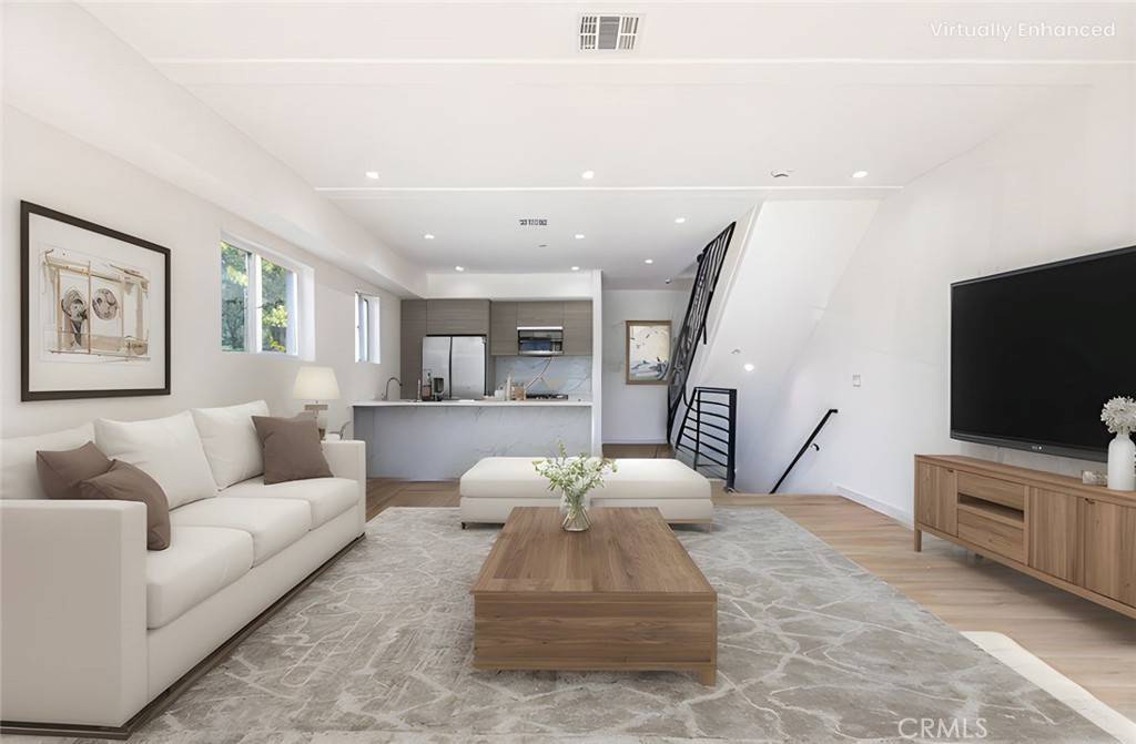 Valley Village, CA 91607,5251 Agnes AVE #2