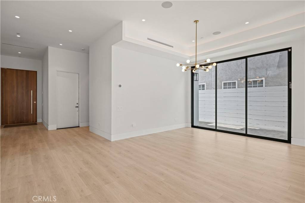 Sherman Oaks, CA 91423,4532 Katherine AVE