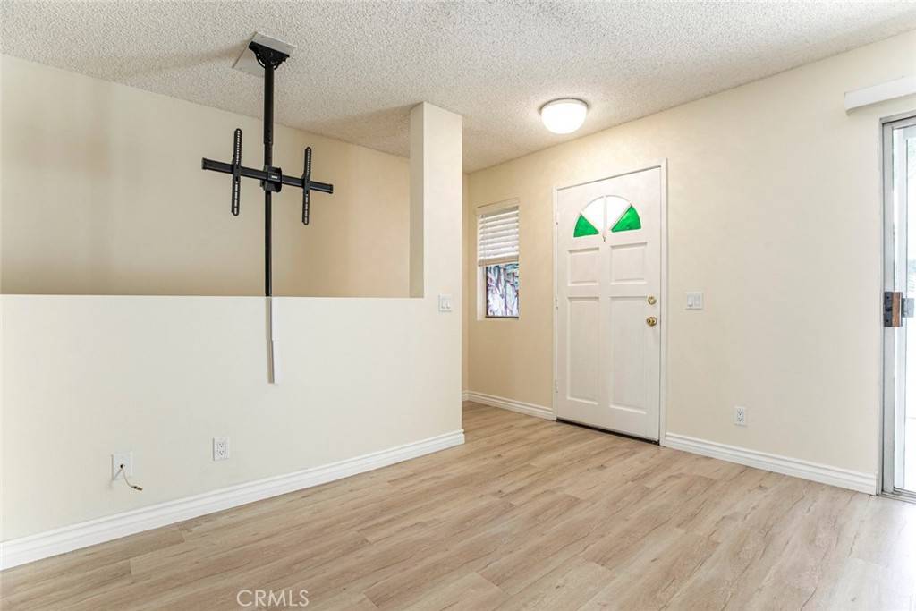 Pacoima, CA 91331,12411 Osborne ST #114