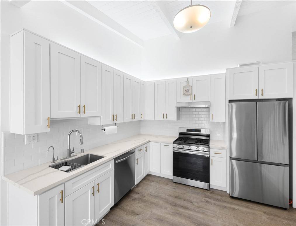 Panorama City, CA 91402,7924 Woodman AVE #20