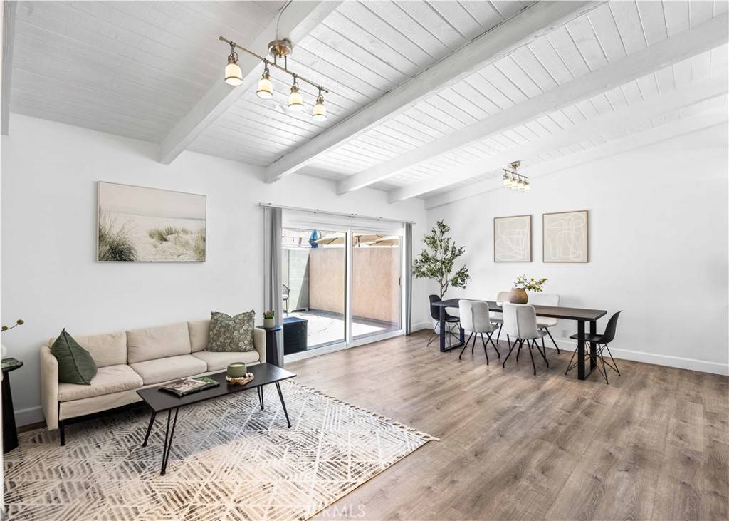 Panorama City, CA 91402,7924 Woodman AVE #20