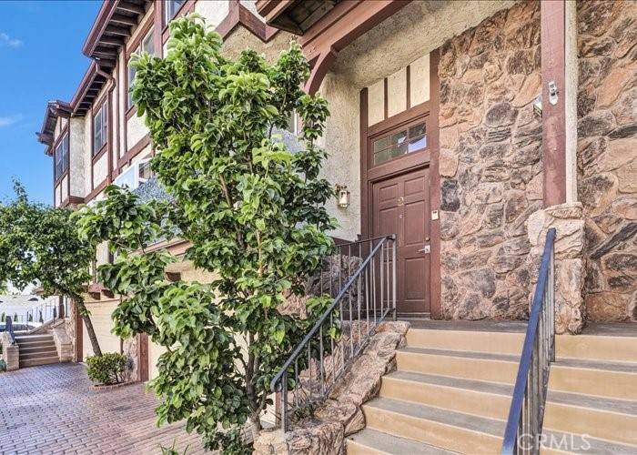 Encino, CA 91436,15610 Moorpark ST #2