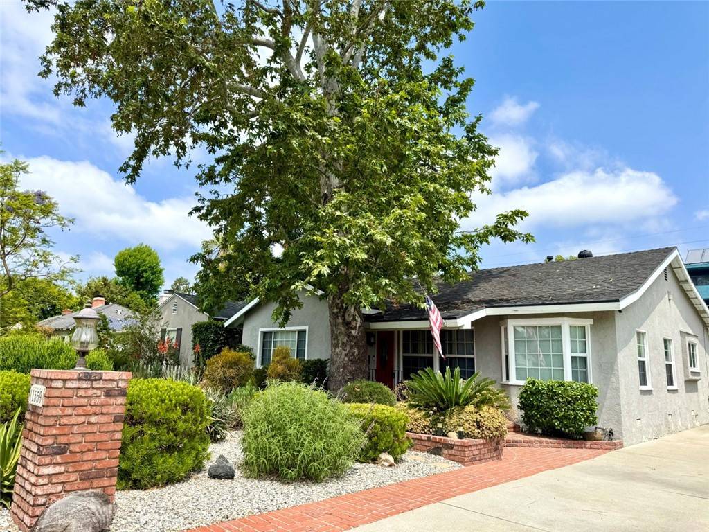 Valley Village, CA 91602,11559 Blix ST